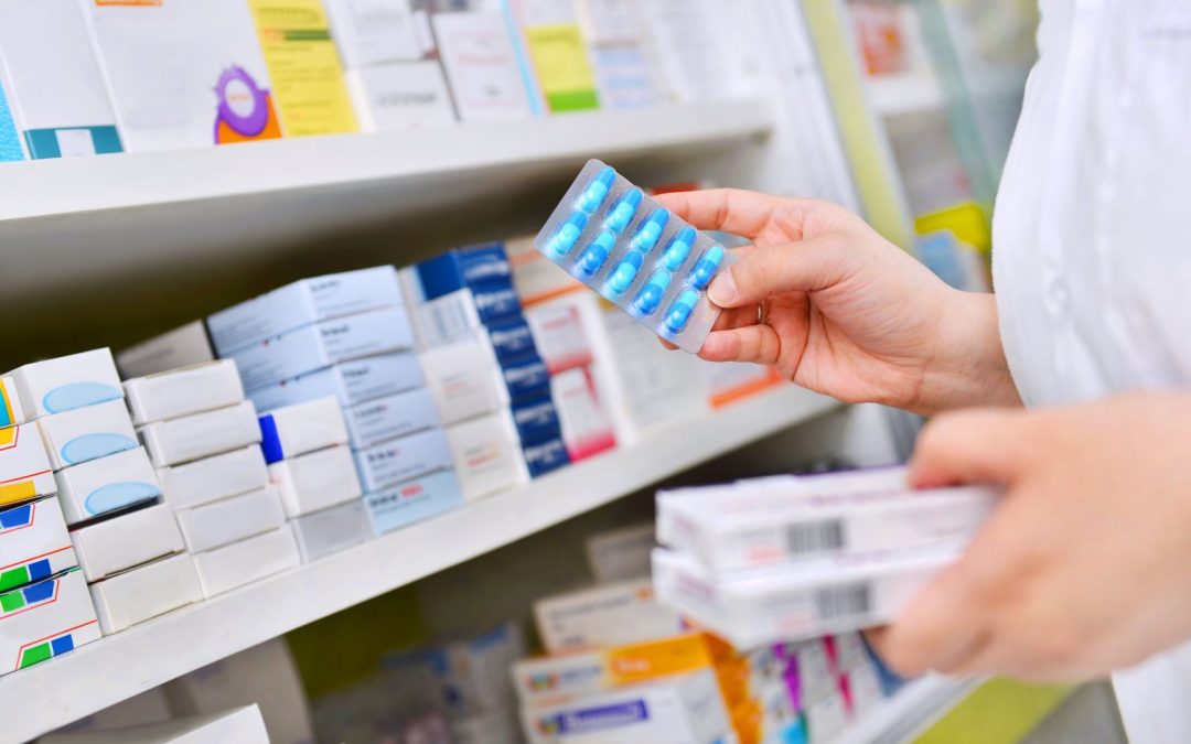 Got Questions About Your Meds? Here’s Why Talking to a Real Pharmacist Beats Googling It